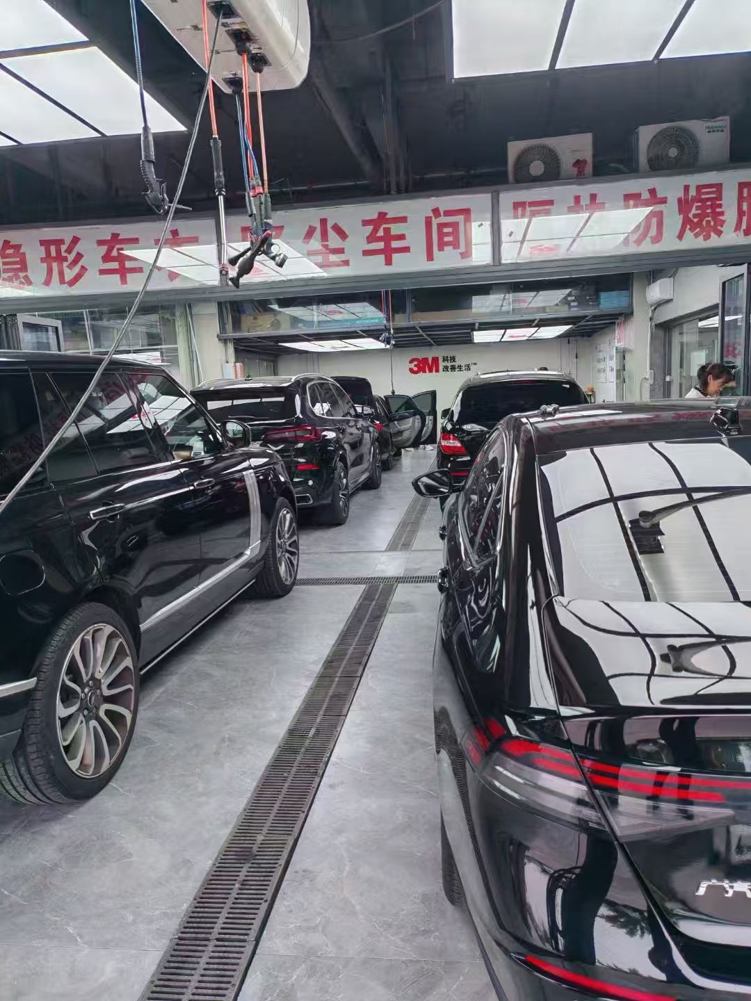车来车往现场图片 2